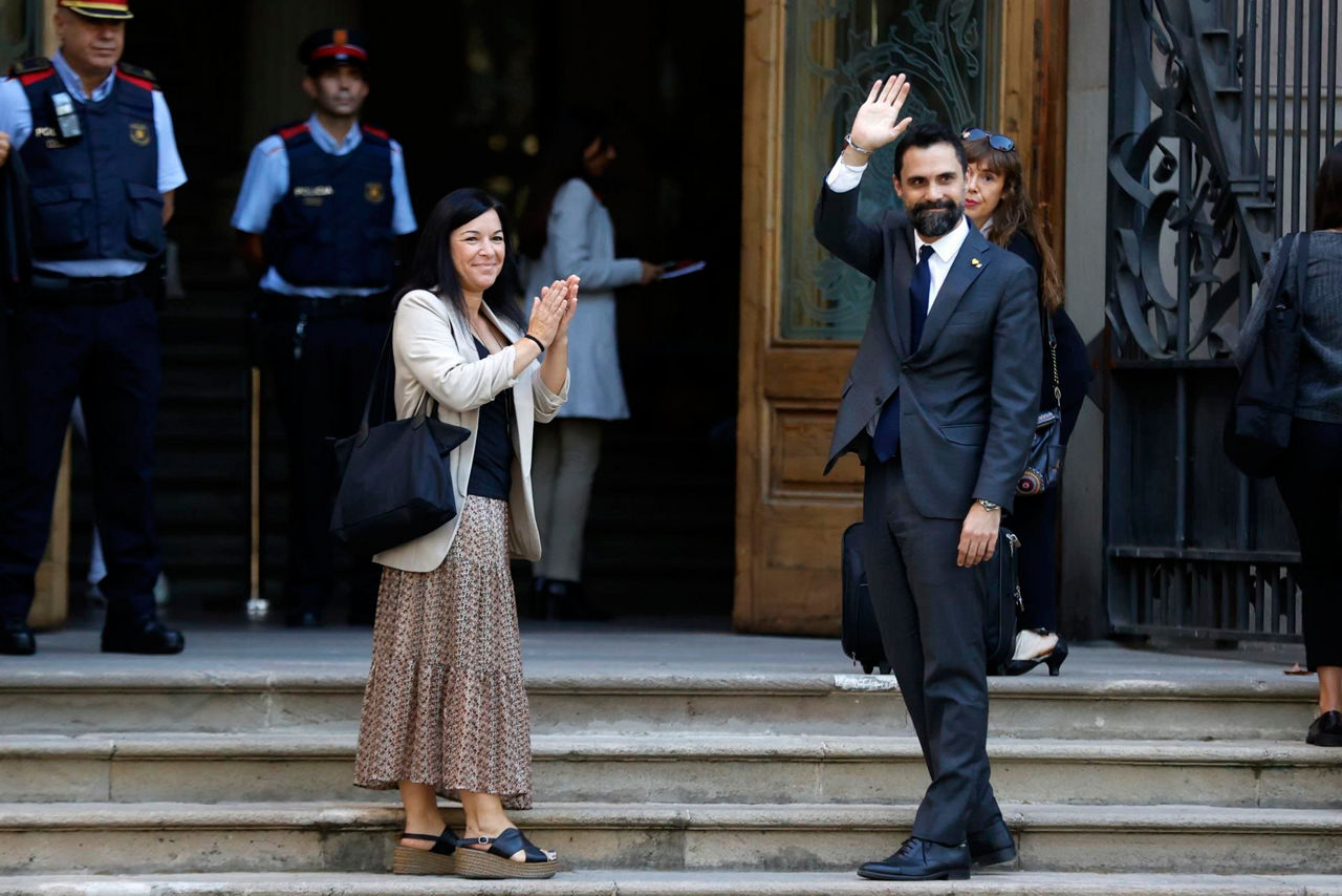 Adriana Delgado y Roger Torrent. Foto: EFE.