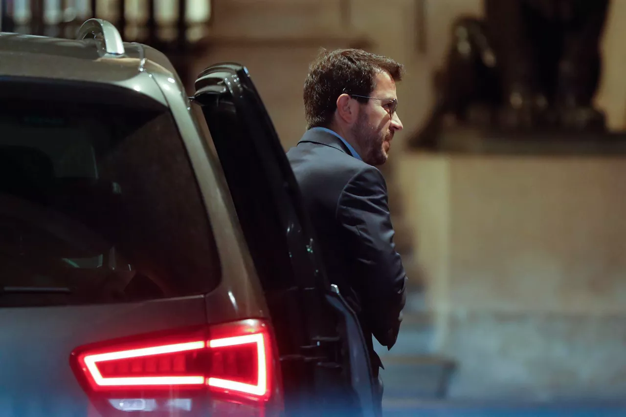 Aragonès llega al Palau de la Generalitat. Foto: Efe
