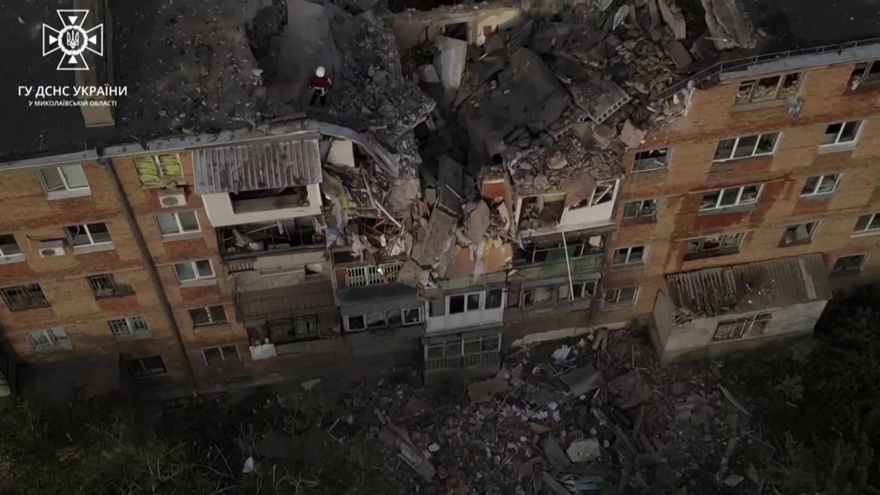 Erasoa Ukrainan. Agentzietako bideo batetik ateratako irudia.