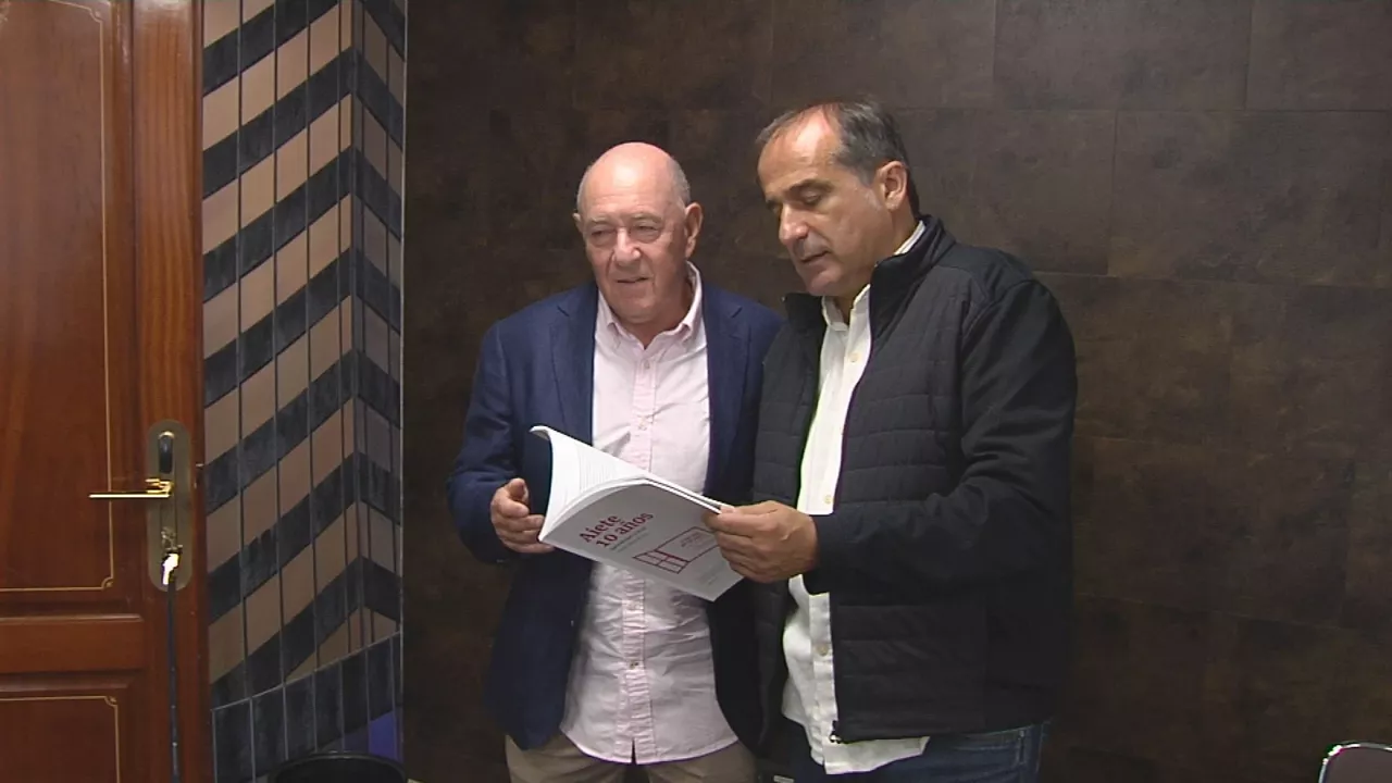 Presentación del libro. Imagen obtenida de un vídeo de EITB Media.