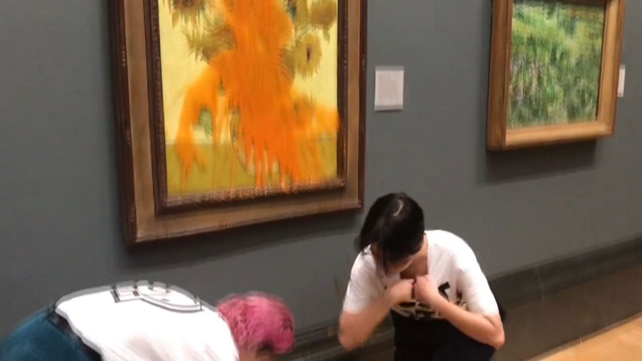 20221014134020_los-girasoles-de-van-gogh-activistas_
