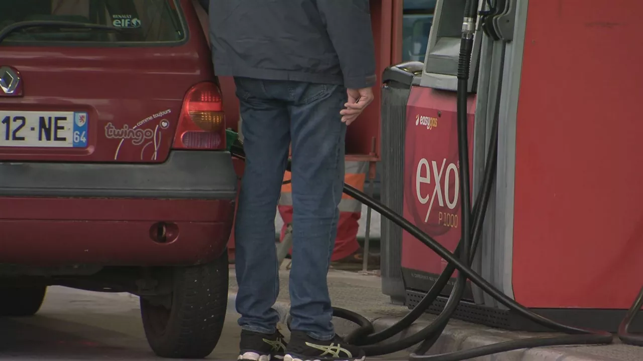 Muga inguruko gasolindegi bat. EITB Mediaren bideo batetik ateratako irudia.