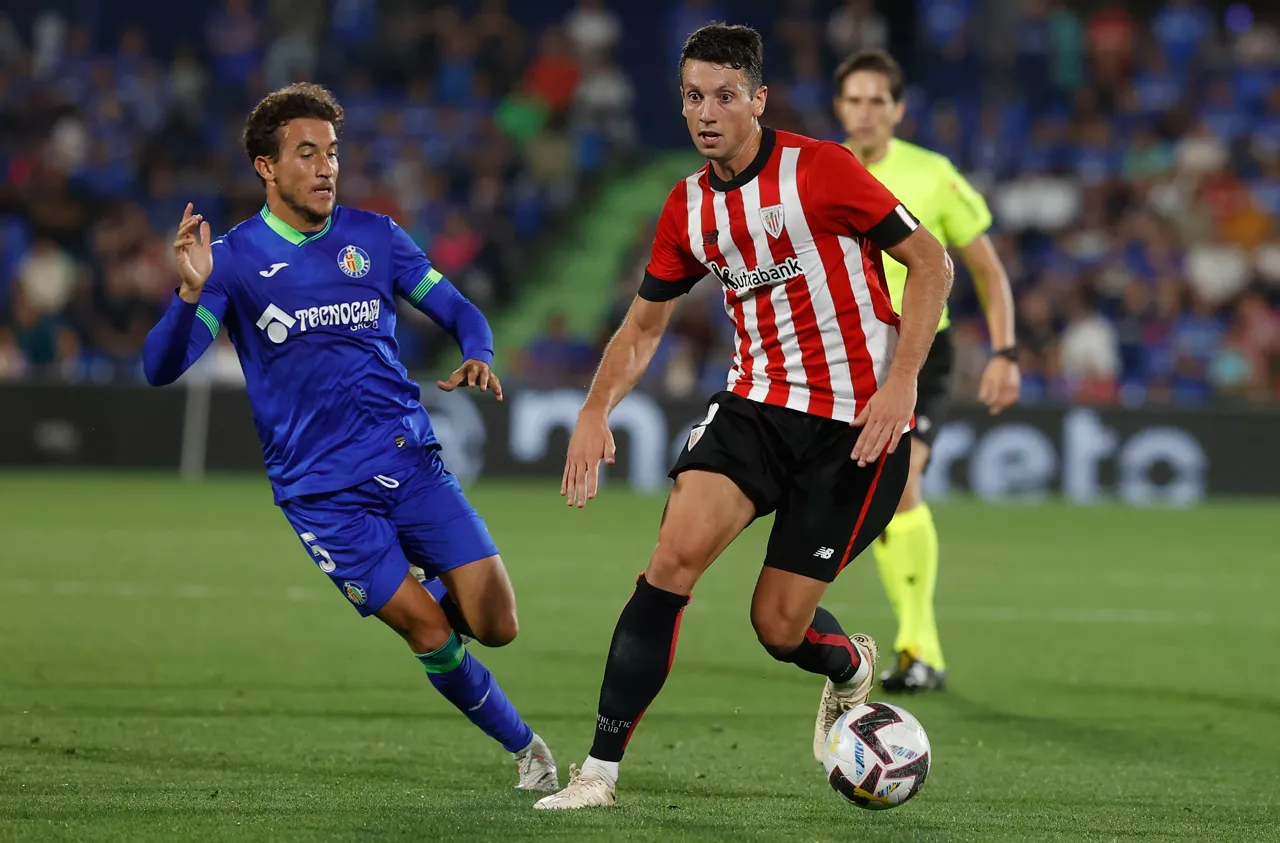 Mikel Vesga, jugador del Athletic. Foto: EFE
