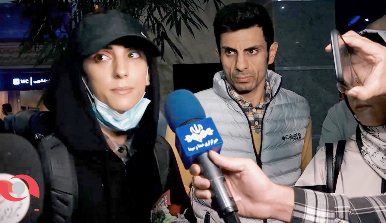 Elnaz Rekabi llega a Teherán. Foto: EFE.