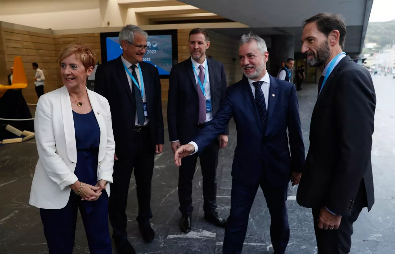 Iñigo Urkullu Kursaalera iritsi den unea. Argazkia: EFE.
