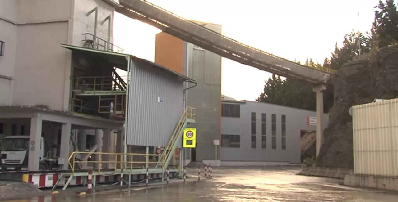 Vista del interior de Cementos Lemona. Foto obtenida de un vídeo de EITB Media.