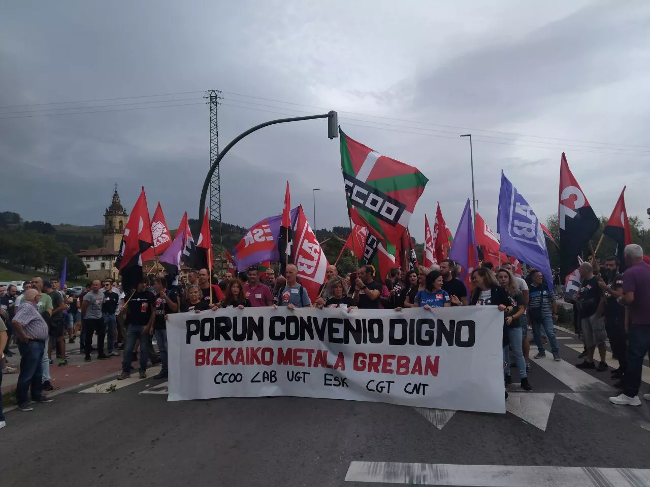 Gehiengo sindikalaren manifestazioa Iurretan egin dute, eguerdian.