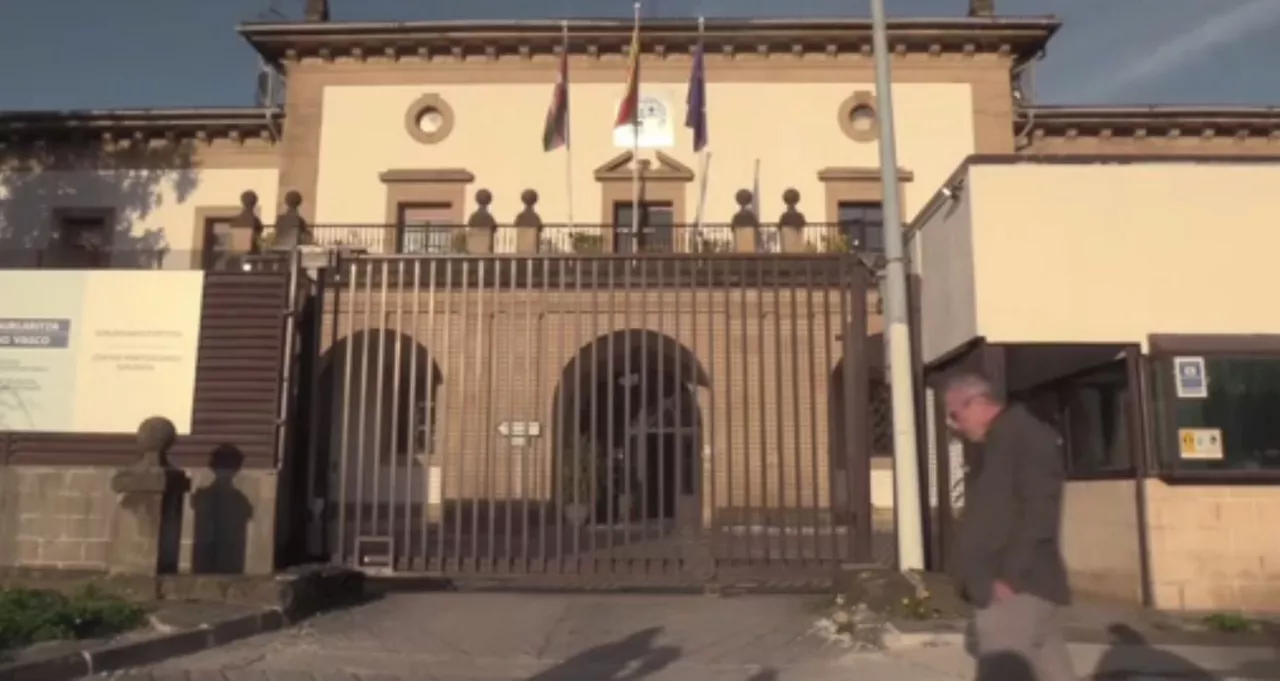 Imagen exterior de la cárcel de Martutene