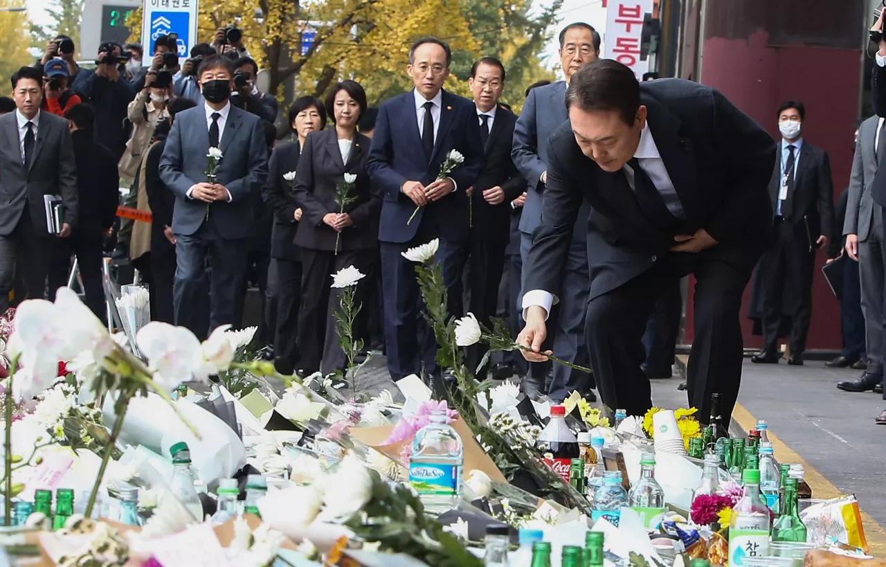 El presidente de Corea del Sur, Yoon Suk-Yeo, en un acto de homenaje a las víctimas. Foto: EFE.