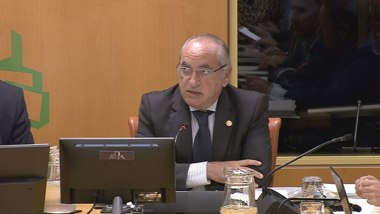 Iñaki Arriola. Imagen obtenida de un vídeo del Parlamento Vasco.