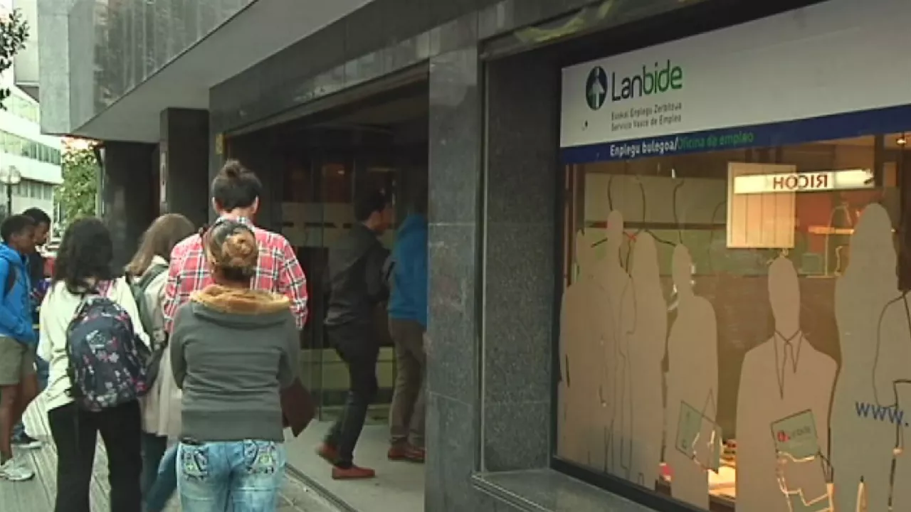 Lanbideren bulego bat. EITB Mediaren bideo batetik ateratako irudia.