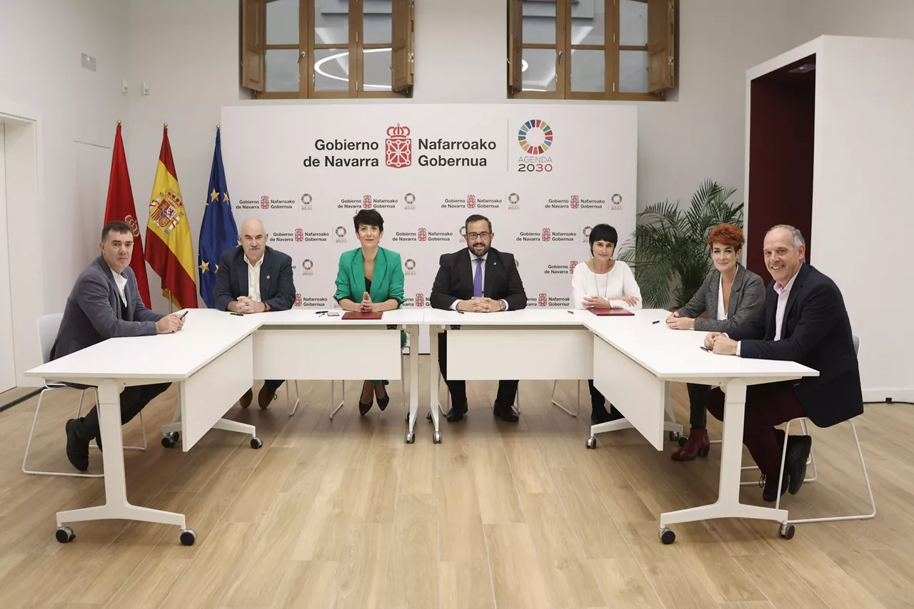 Ezkerretik eskuinera, Santos, Aierdi, Saiz, Remirez, Aznal, Ruiz eta Araiz.