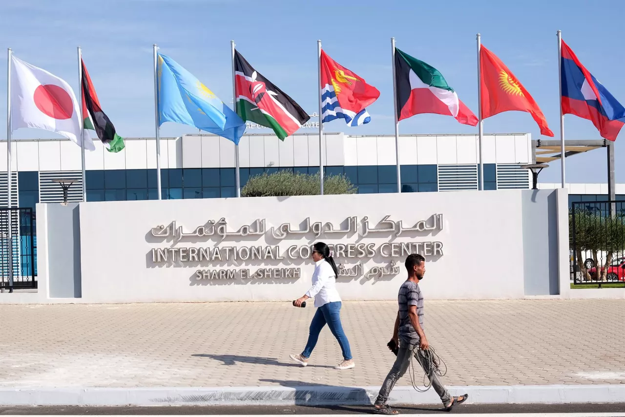 Exterior del Centro Internacional de Congresos de Sharm el Sheikh. Foto: EFE