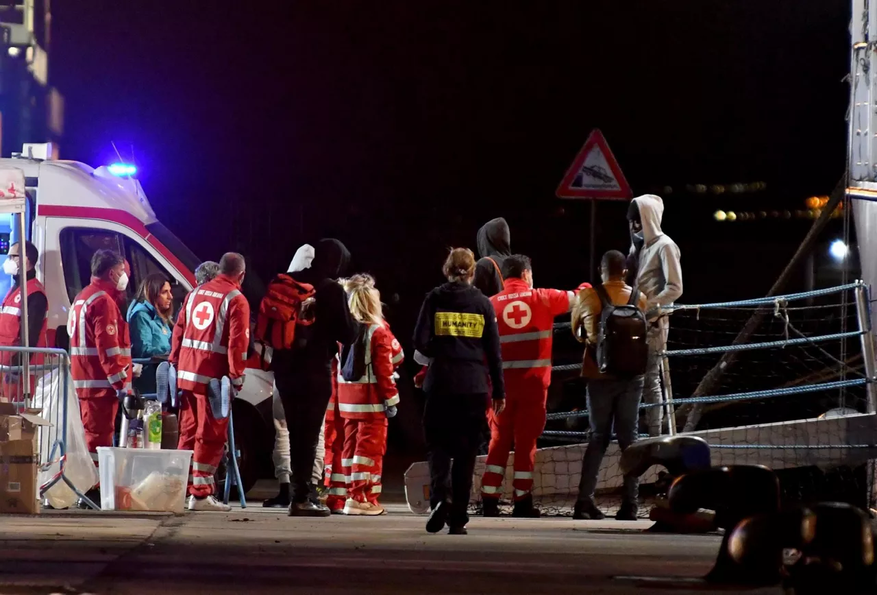 Desembarco de este domingo en Catania (Sicilia). Foto: EFE