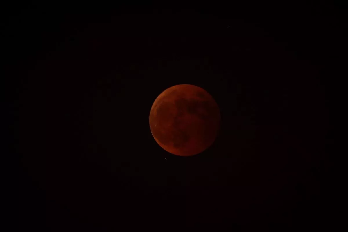 luna-sangre-Beijing-China-efe