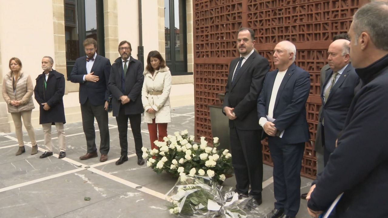 Acto de PP+Cs. Imagen obtenida de un vídeo de EITB Media.