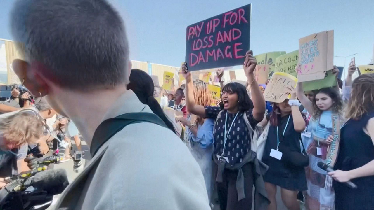 20221112113227_protestak-cop27_