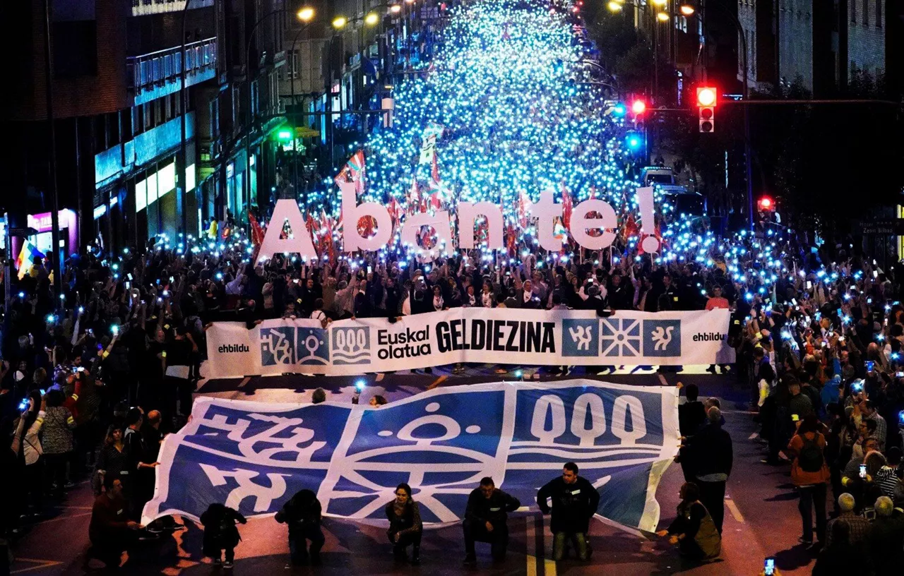 Arratsalde honetako manifestazioa, Bilboko Autonomia kalean. Argazkia: EH Bildu