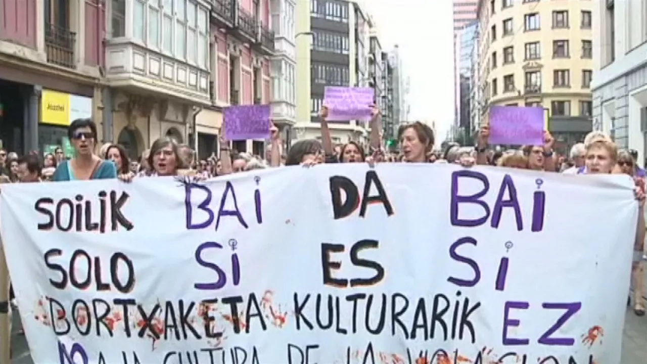 Manifestazio feminista. EITB Mediaren bideo batetik ateratako irudia.