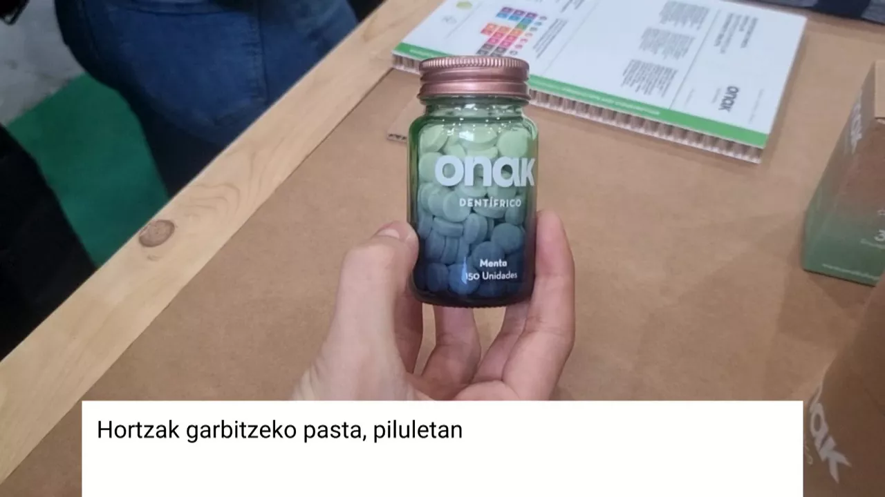 "Zirkularrak" erakusteketan ikus daitekeen produktuetako bat. EITB Media