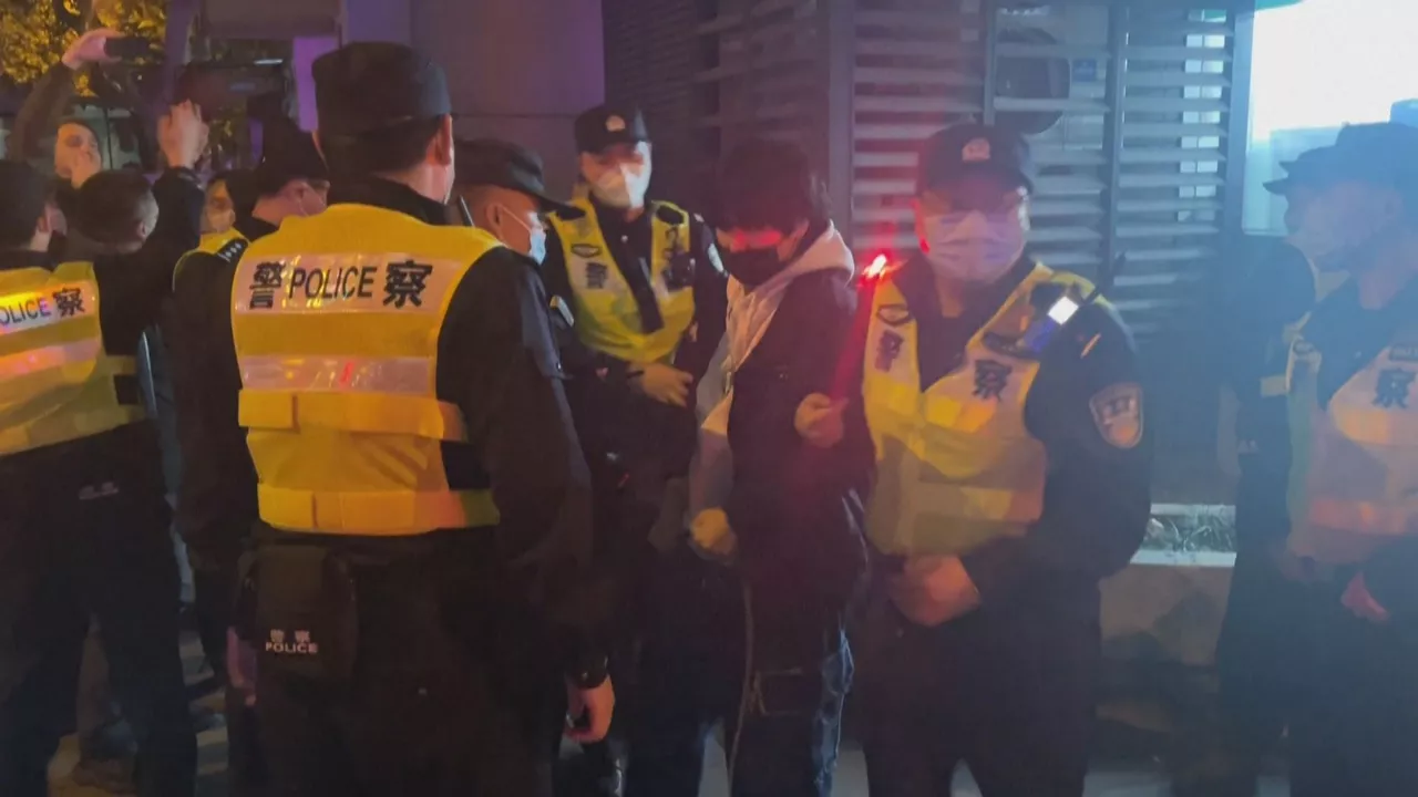 Protestak Txinan. Agentzietako bideo batetik ateratako irudia.