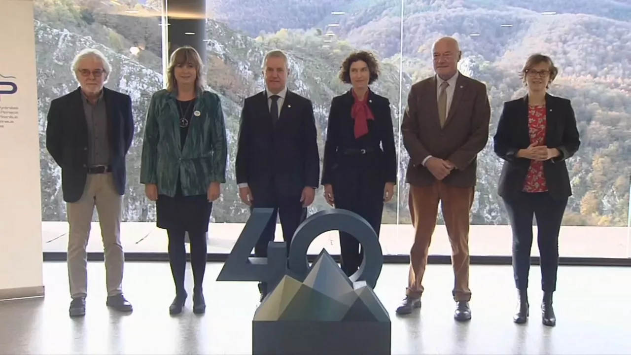 Familia argazkia Arantzazun. EITB Mediaren bideo batetik ateratako irudia.