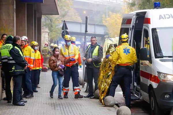 Varios heridos en el choque de dos trenes en Barcelona. Foto:EFE