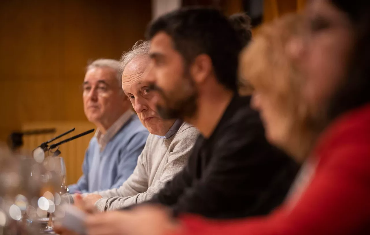 Varios de los profesionales que han comparecido en rueda de prensa. Foto: EFE.