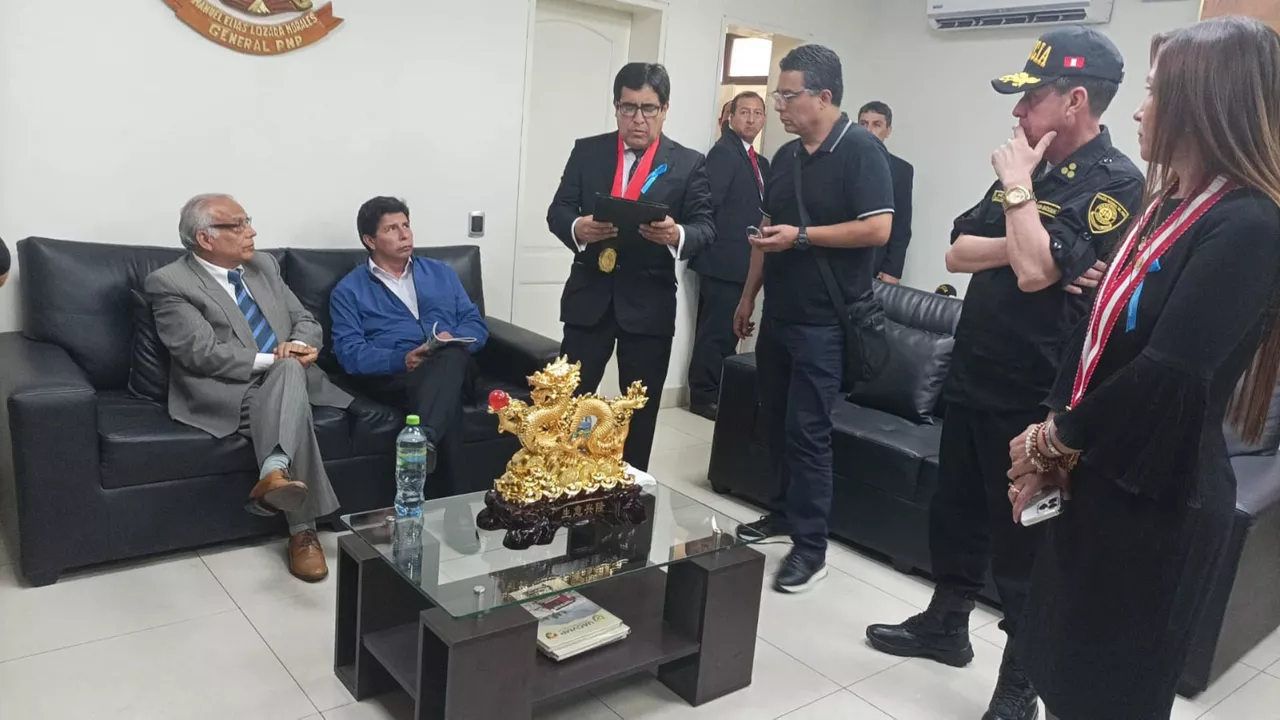 Pedro Castillo, detenido en la prefetura de Lima. EFE