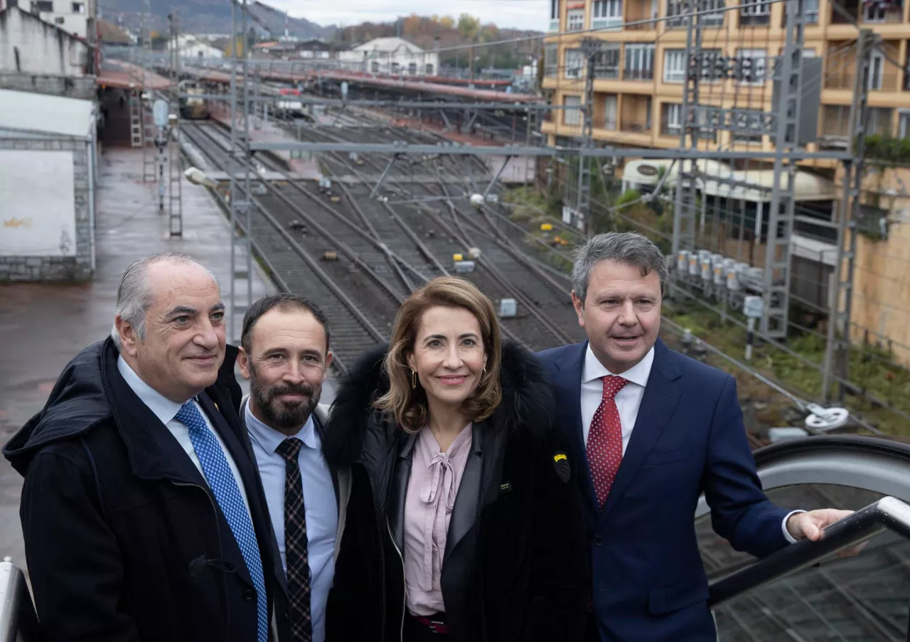 Arriola, Itxaso, Raquel Sanchez ministroa, eta Santano. Argazkia: EFE.