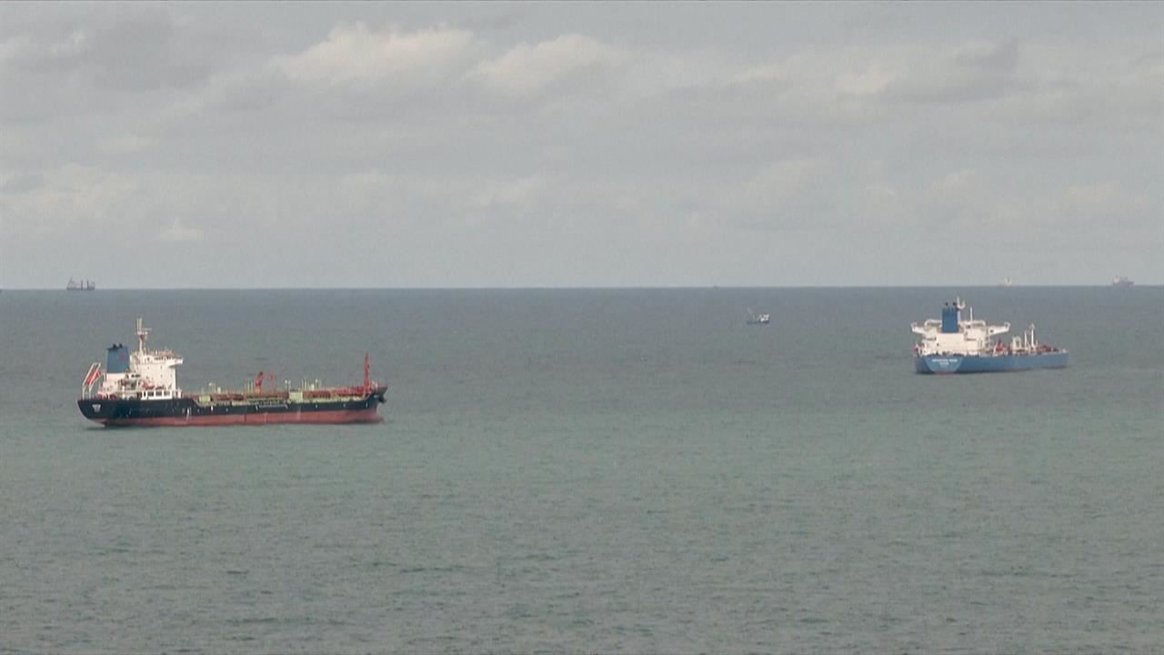 Petroleros