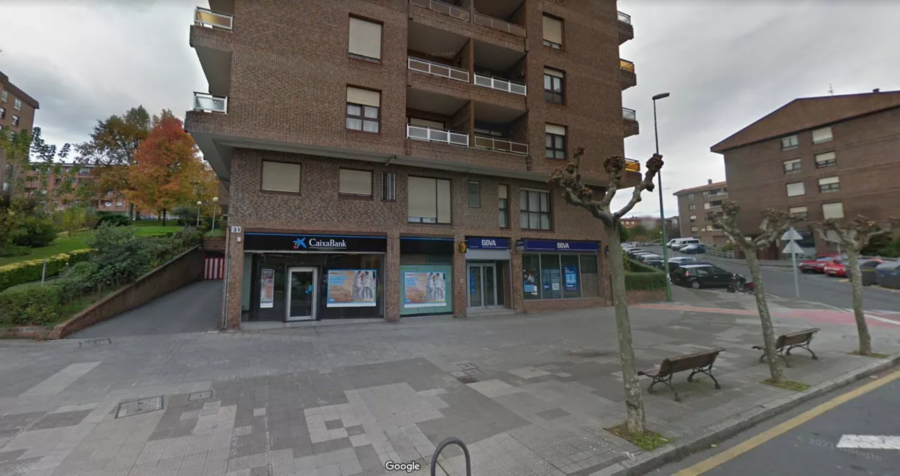 Sucursal de Caixabank, en Algorta.