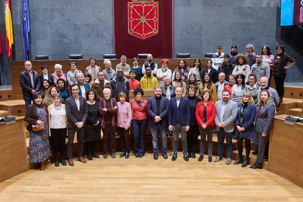Acto de este sábado. Foto: Parlamento de Navarra