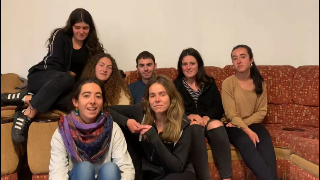 EITB Mediak Perun harrapatuta zeuden zazpi gazterekin hitz egin zuen aste hasieran. Argazkia: EITB