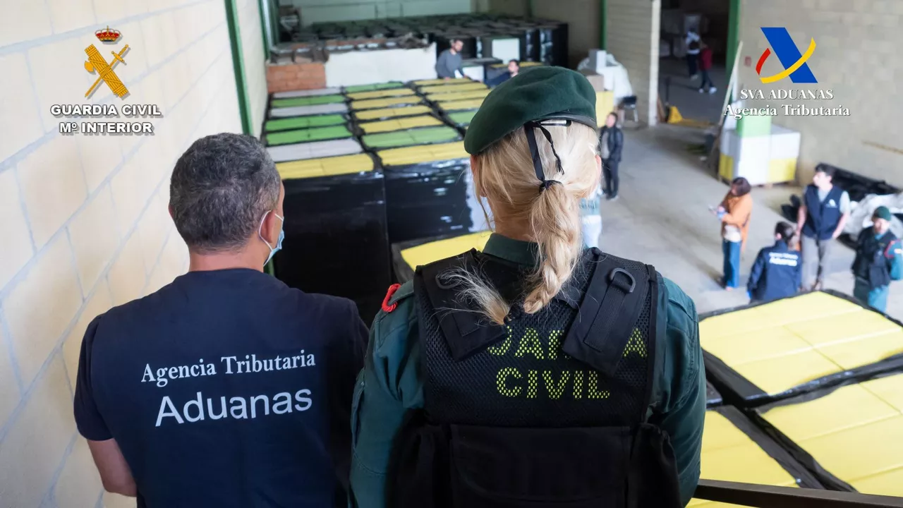 Una de las naves registradas, donde se encontró el producto de contrabando.