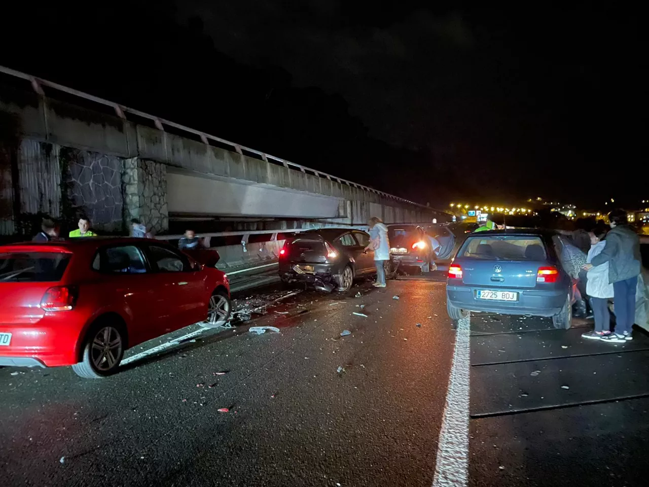 Un accidente múltiple causa importantes retenciones en el corredor del Cadagua.