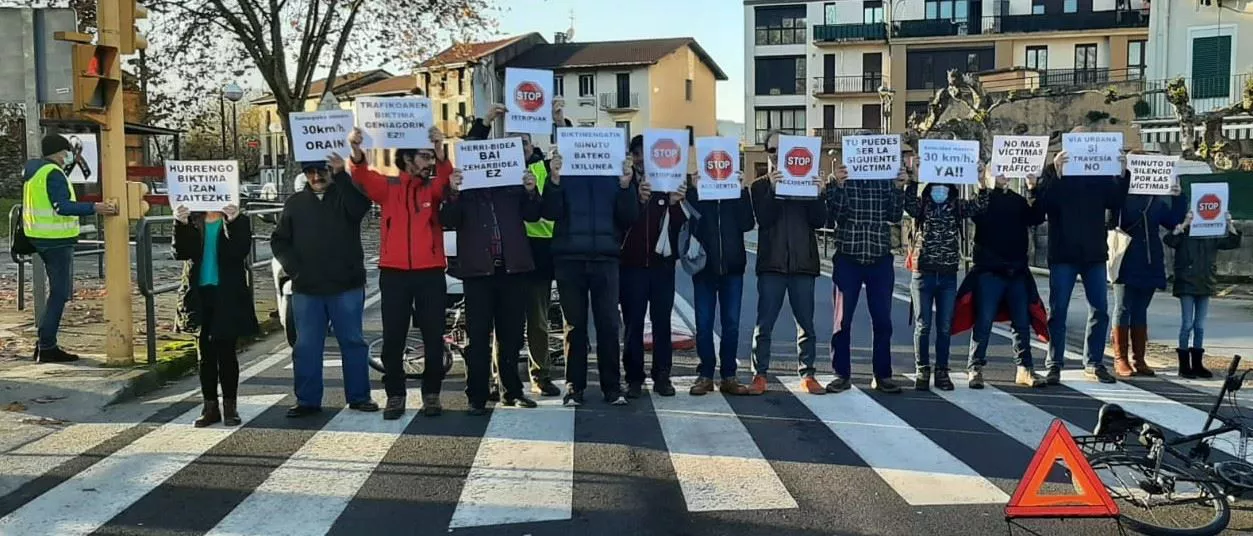 Vecinos han cortado la carretera en señal de protesta. Foto: @SosTerritorios