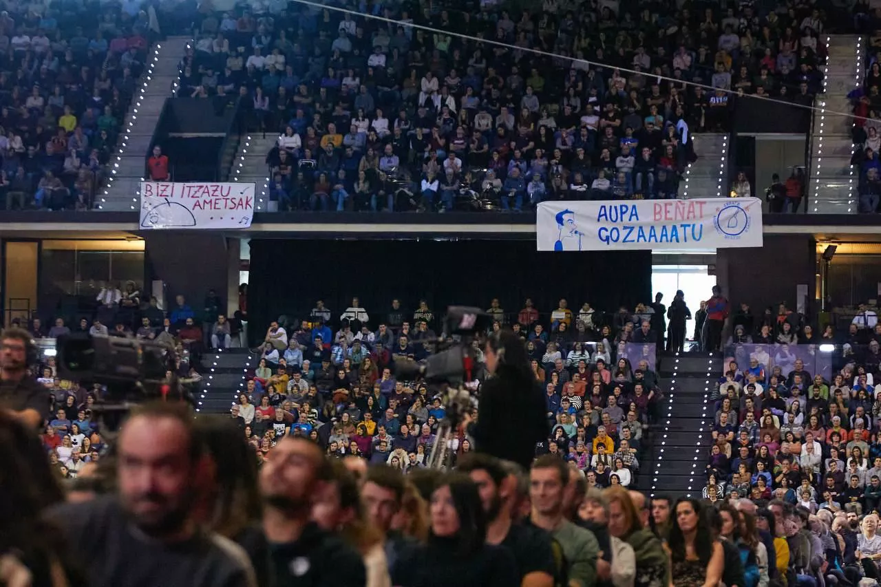 Nafarroa Arena, jendez goraino. EITB Media. 