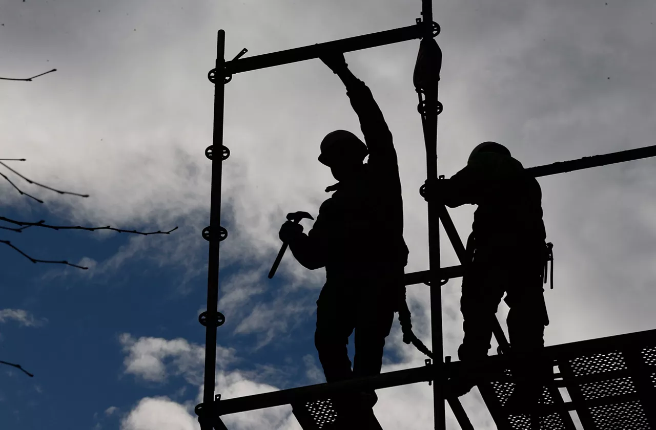 Eraikuntzako langileak. Artxiboko argazkia: EFE