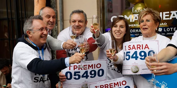 Celebración del gordo en Bilbao, en Ormaechea.  Foto: EFE
