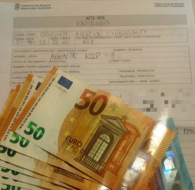 Agertu da Artikan adingabe batzuek aurkitutako 570 euroen jabea