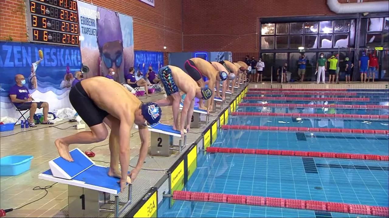 20221229160806_competicion-de-navidad-natacion_