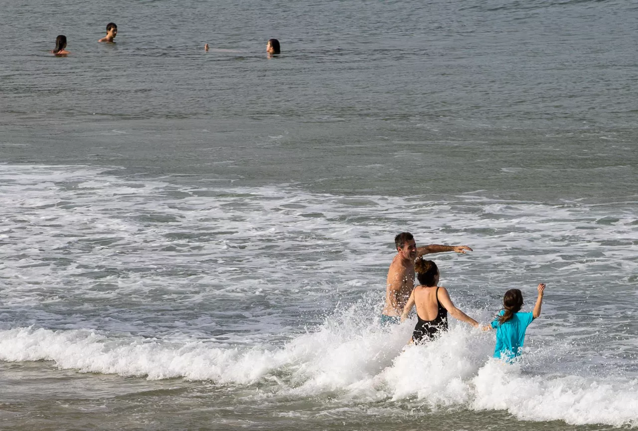 Donostia-Concha-Kontxa-hondartza-playa-baño-urtarrilak1-efe-2