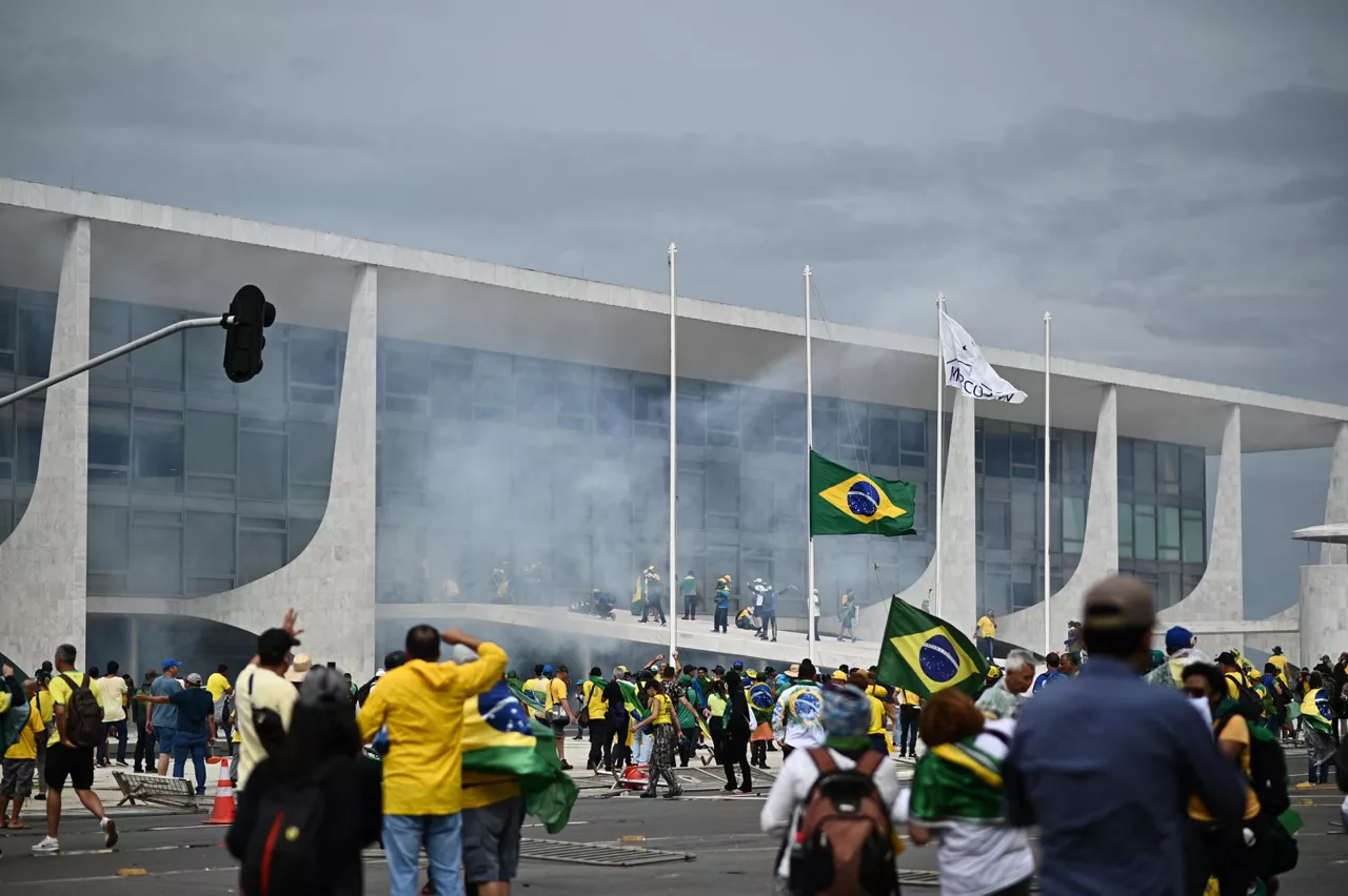 bolsonaroren jarraitzaileek kongresua hartu dute brasil efe