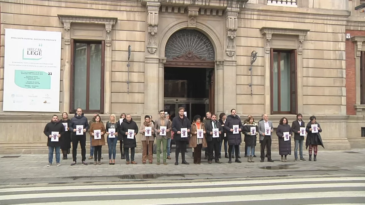 20230109135119_parlamento-navarra-concentracion_