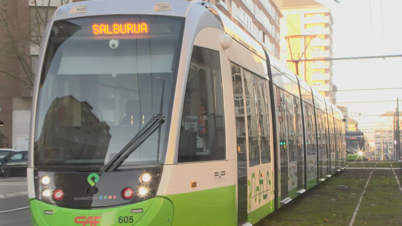 20230110110008_tranvia-salburua-vitoria-gazsteiz_