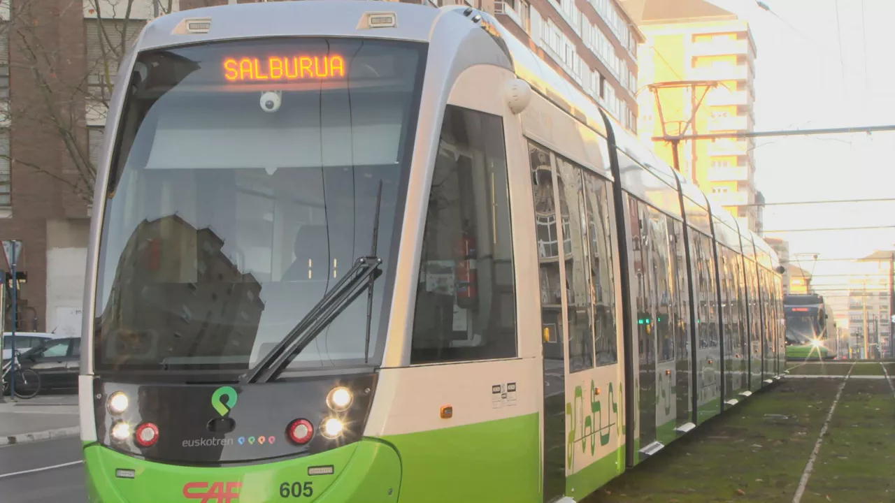 20230110110924_tranbia-gasteiz-salburua_