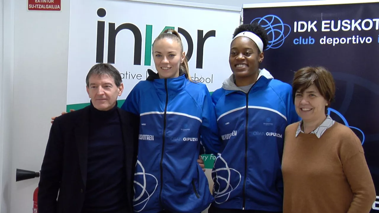 20230111175613_claudia-cuic-y-kaela-davis_