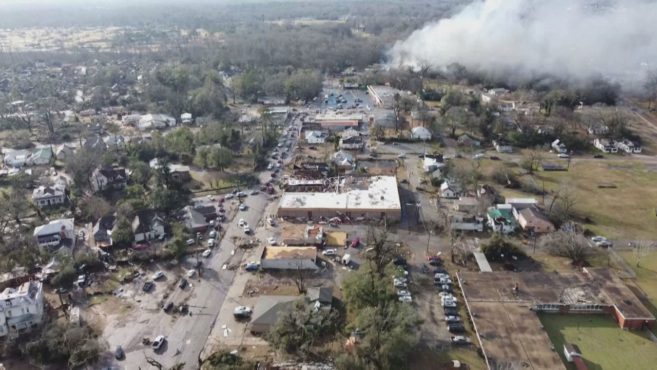 20230113083931_tornado-alabama_