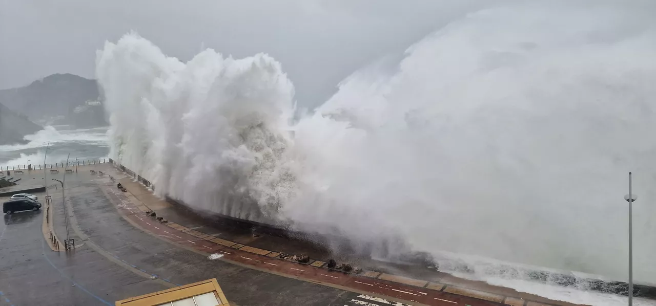 PASEO BERRIA-olatuak-olas